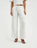 Azulae_Modelimage_Front_Lyanne_Bottom_Offwhite_Jpg High res_1