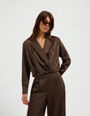 Azulae_Modelimage_Front_Miranda_Top_Ganache_Jpg High res_1